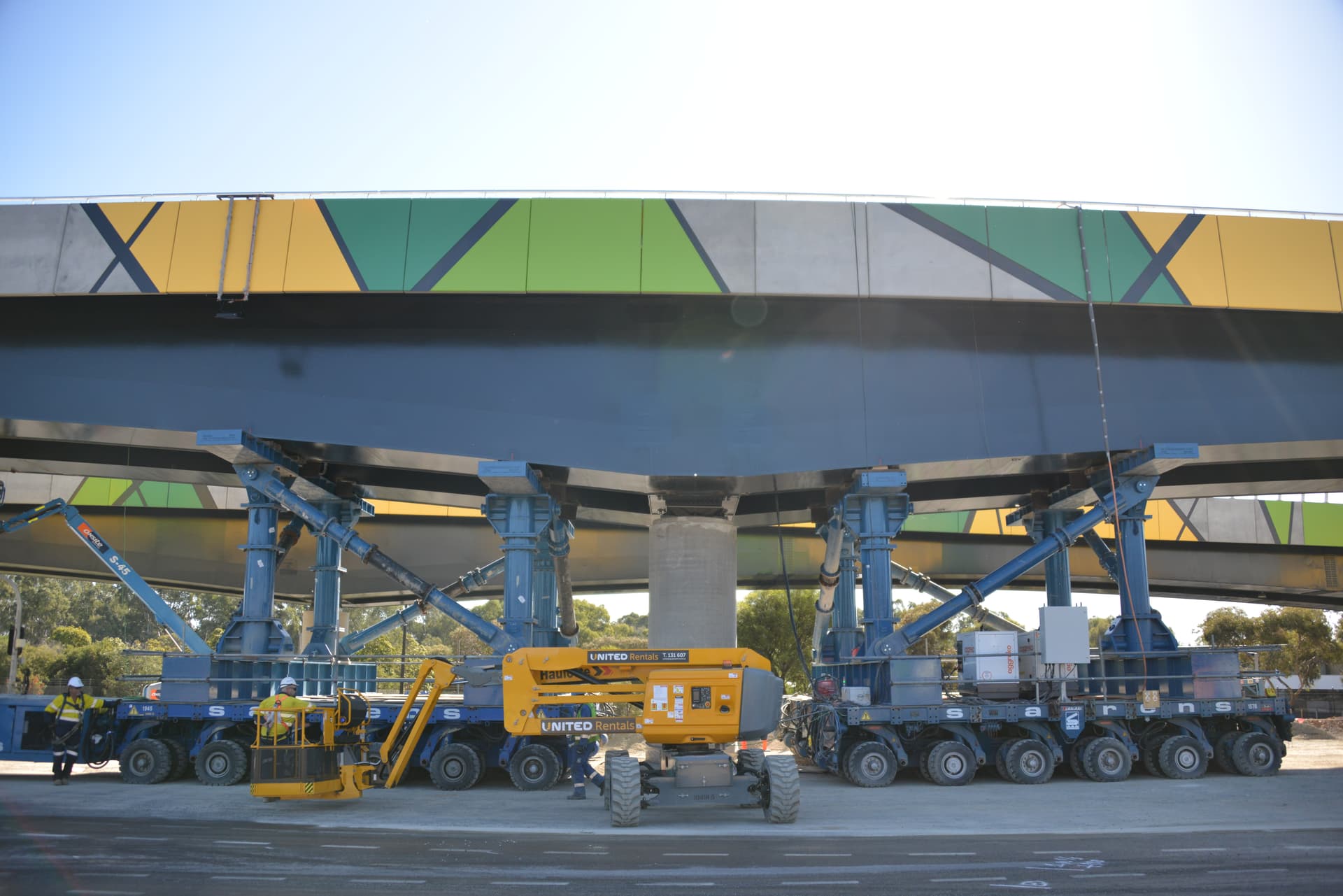 SPMT bridge transport approach