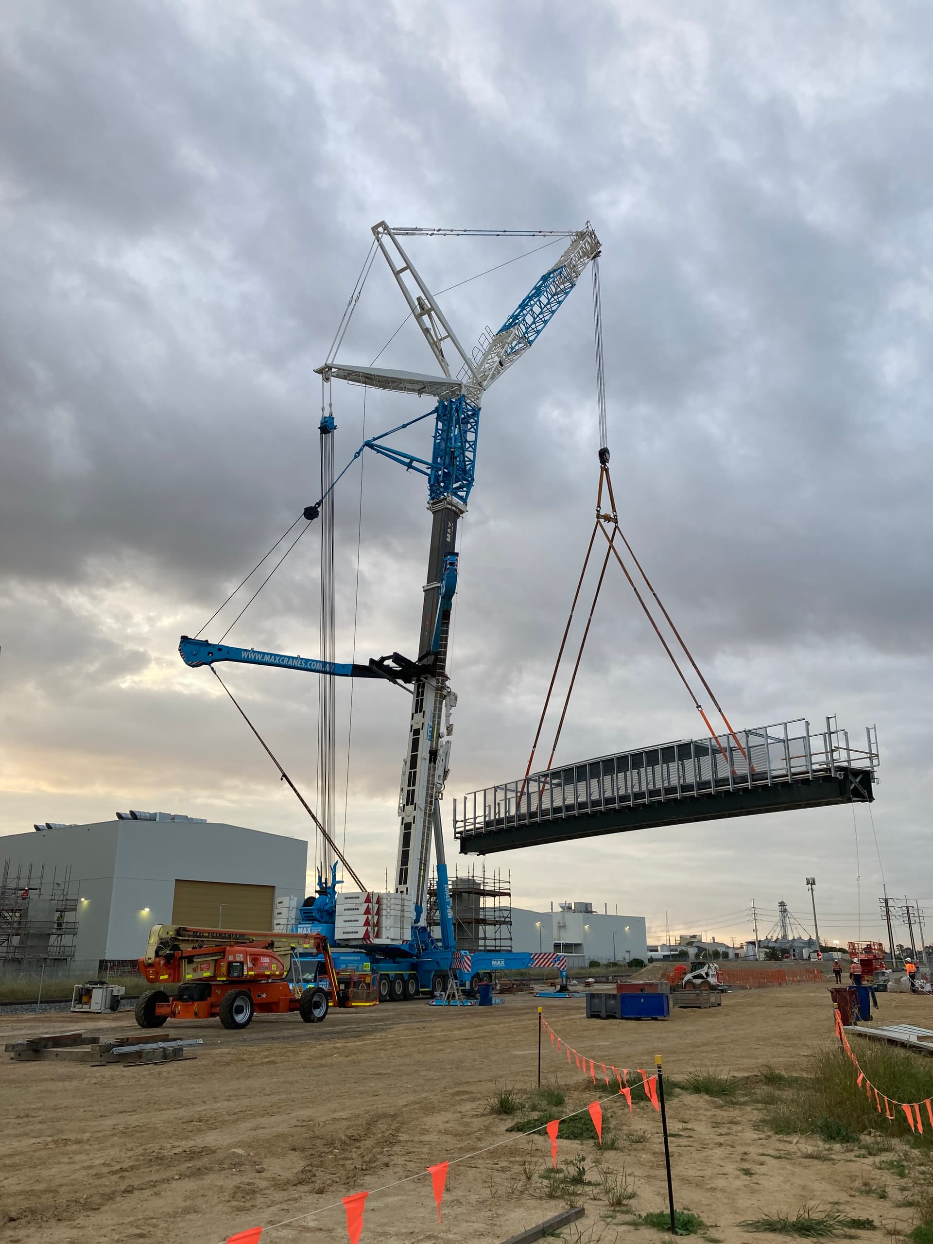 1200 tonne crane lift at Osborne