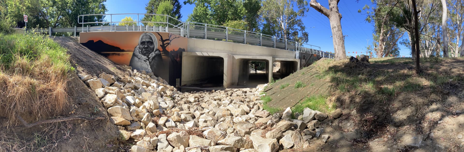 Bridge superstructure under construction at Onkaparinga Valley Road